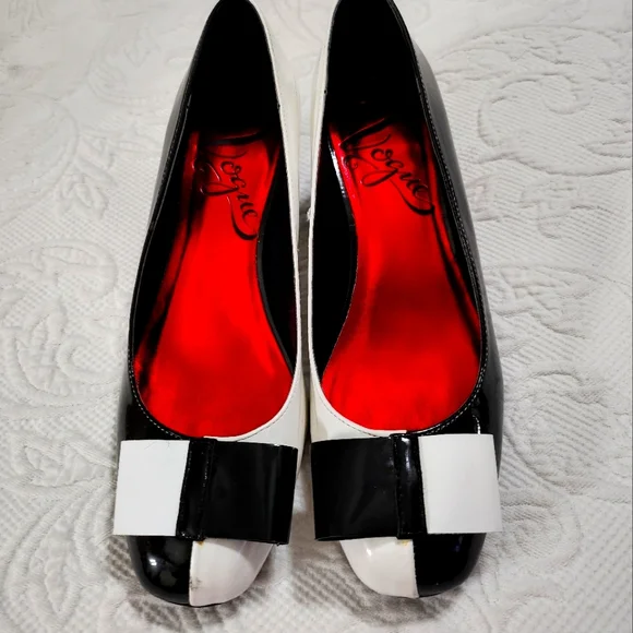 Women's shoes Size 8, black and White pump. - Picture 1 of 6